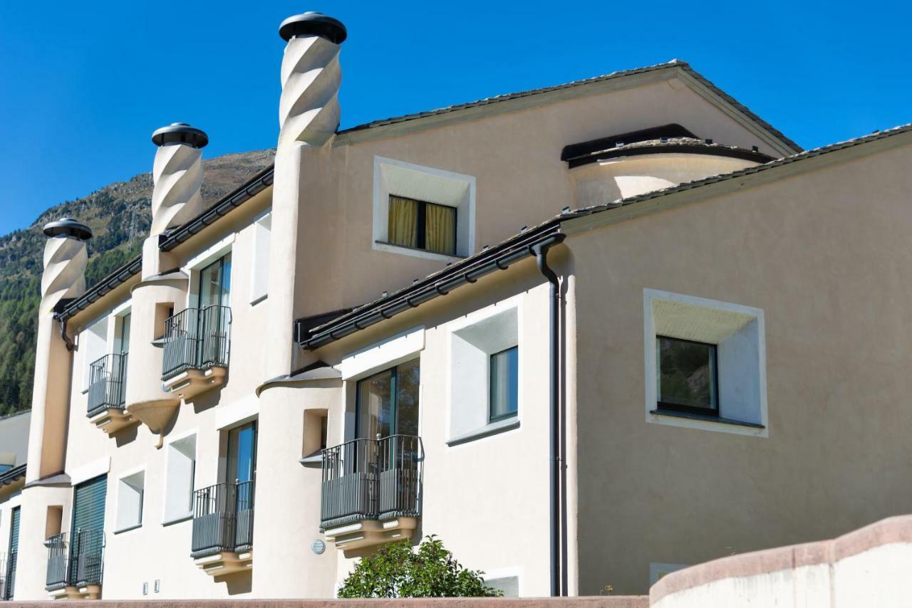 Chesa Saura - La Punt Appartement Buitenkant foto