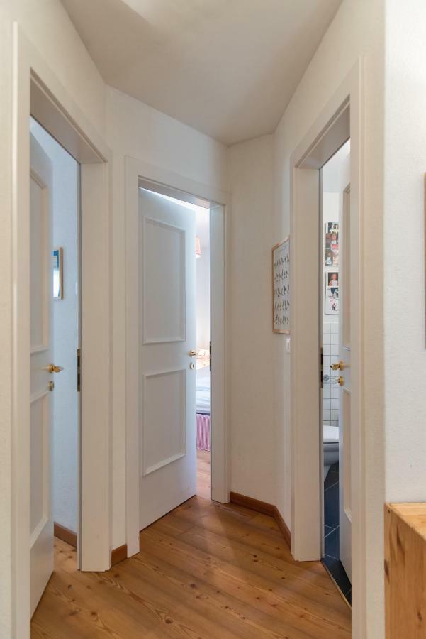 Chesa Saura - La Punt Appartement Buitenkant foto