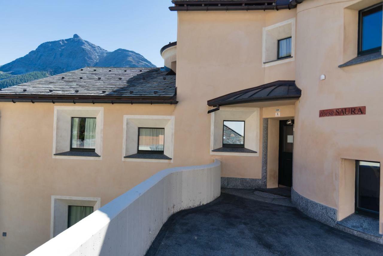 Chesa Saura - La Punt Appartement Buitenkant foto